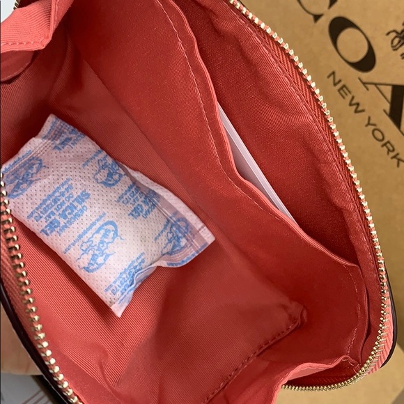 COACH COSMETIC CASE 17 WITH BUNNY SCRIPT PRINT - Picture 7 of 16